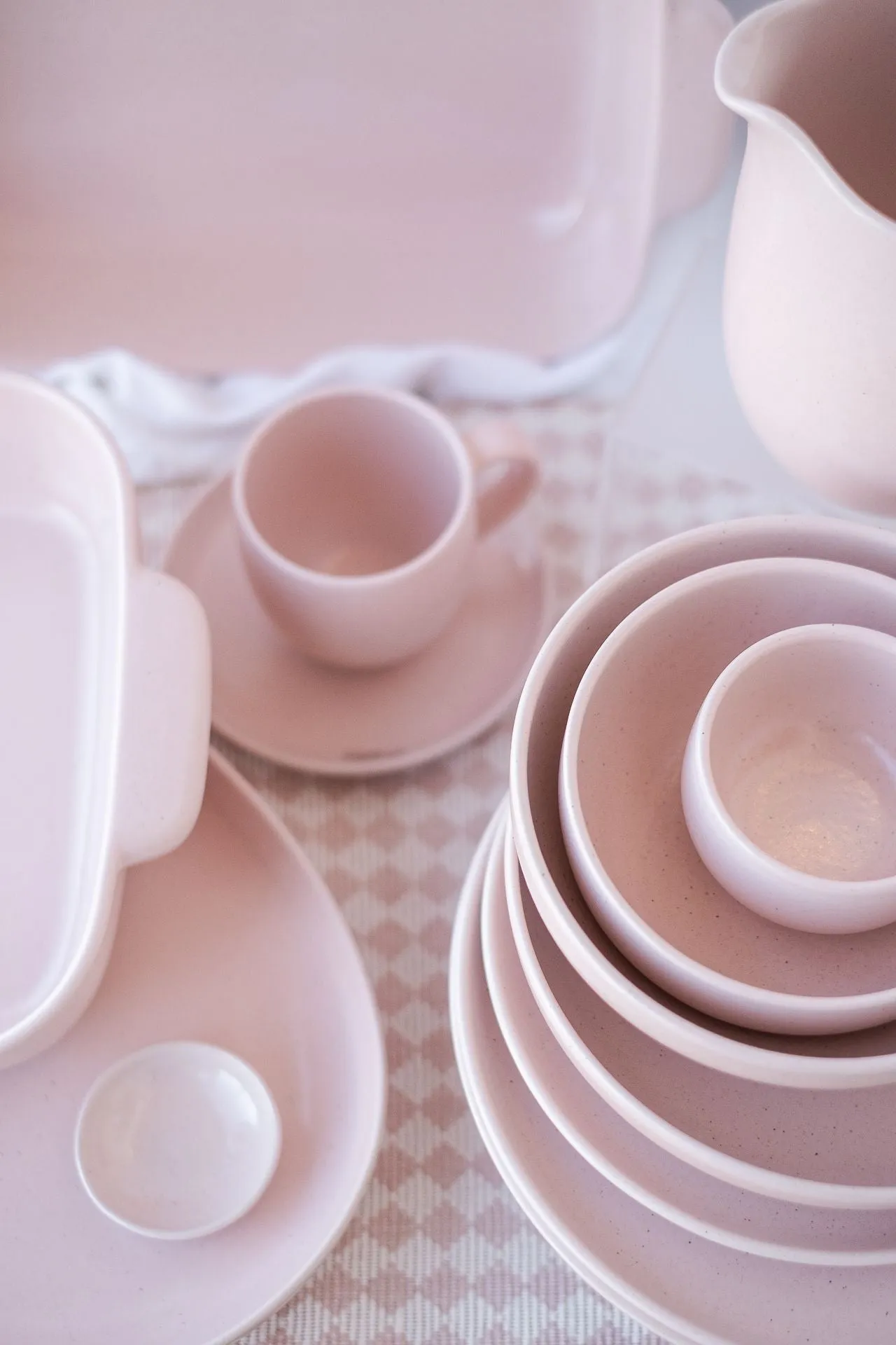 Casafina Pacifica Marshmallow Plates