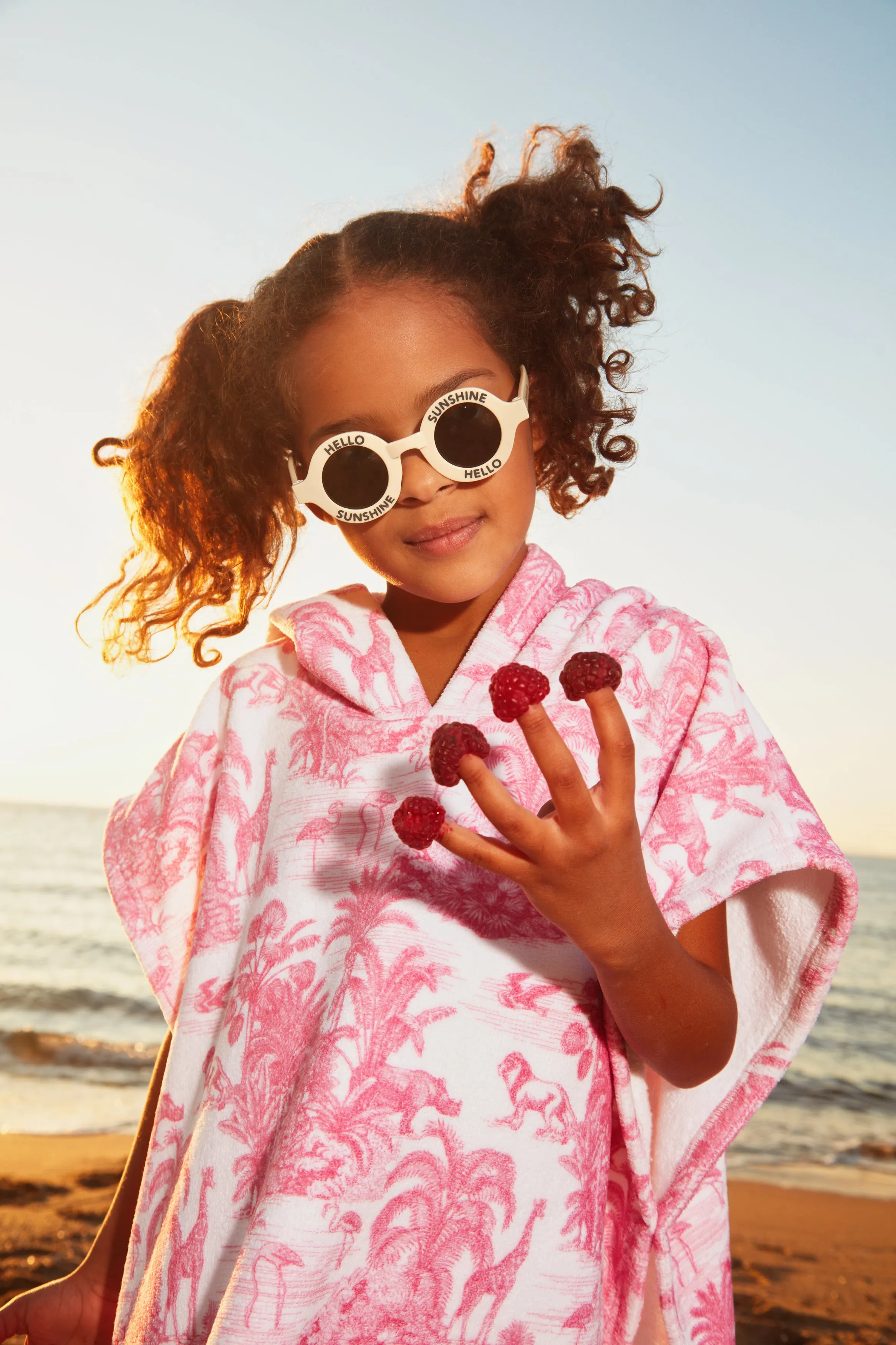 GIRL’S HOODED TERRY PONCHO JUNGLE PINK