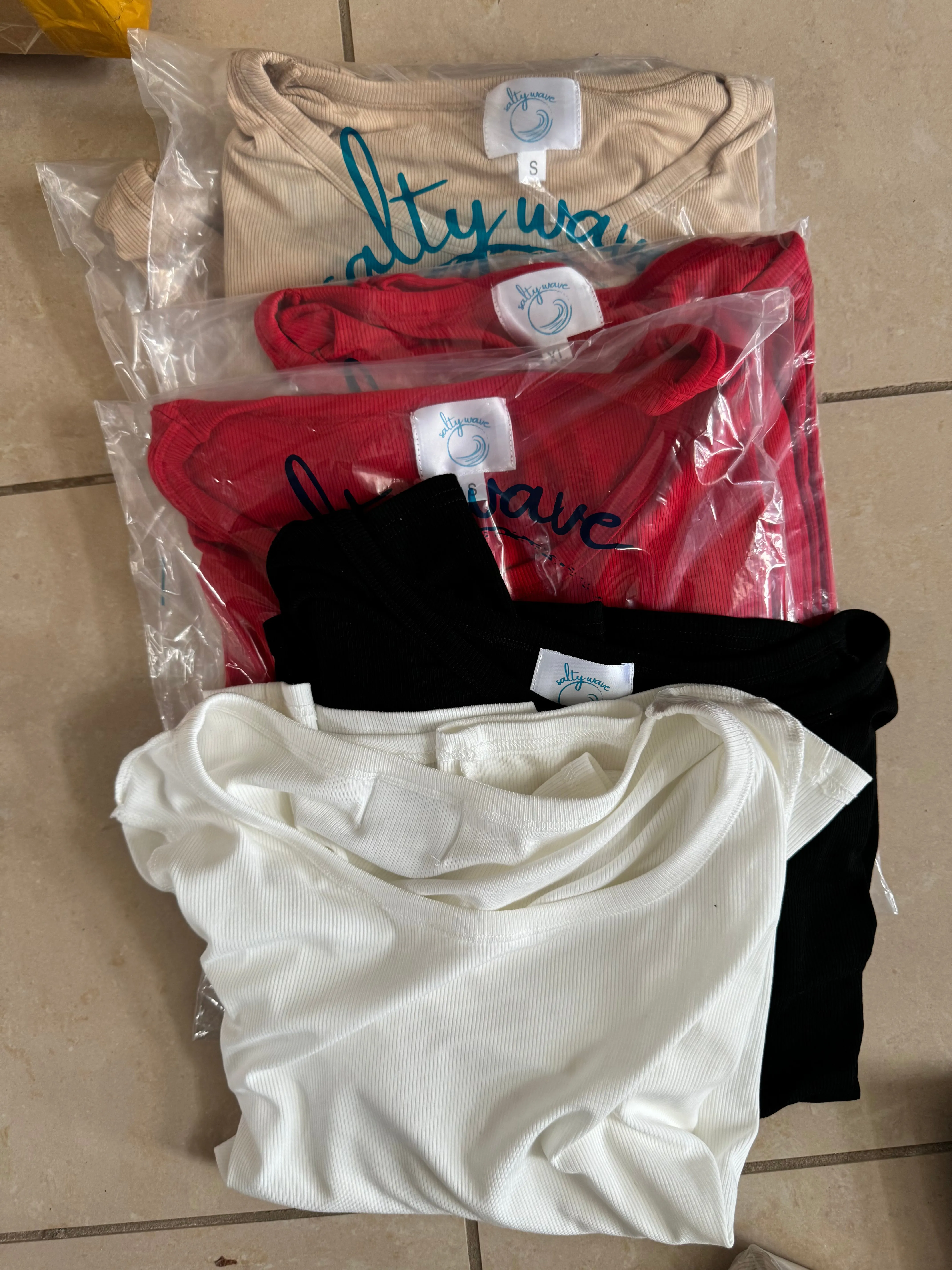 SALTY WAVE Hold Tight Long Sleeve Tops- Basics*